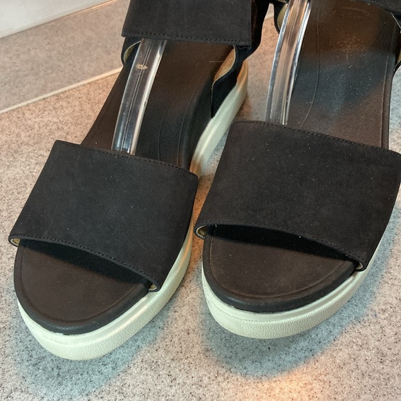 Black Dr Scholls super comfy wedge sandals with hook and loop closure size 9.5 - Picture 3 of 6